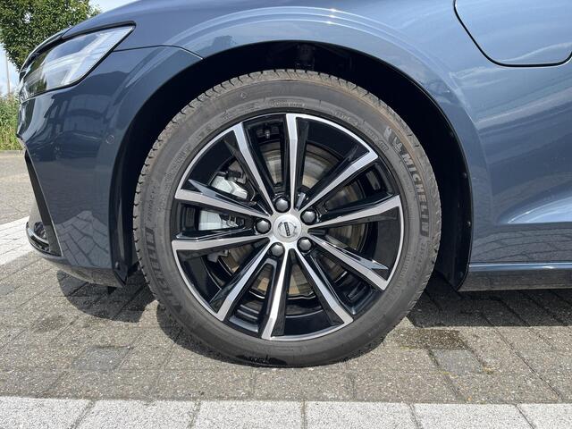 Volvo V60 T6 Plug-in hybrid AWD Plus Dark | Harman/Kardon | Trekhaak | Memoryseats | Keyless Entry |