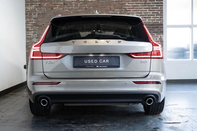 Volvo V60 B3 Momentum Advantage |Adaptive Cruise Control | BLIS | Stoelverwarming | Harman Kardon Premium Audio | Parkeercamera | Parkeersensoren voor + achter | Dealeronhouden | Navigatie | Apple Carplay/Android Auto