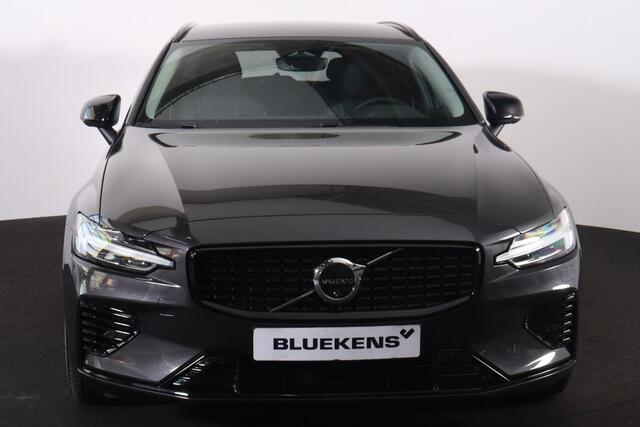 Volvo V60 T6 Recharge AWD Plus Dark - IntelliSafe Assist & Surround - 360º Camera - Harman/Kardon audio - Adaptieve LED koplampen - Verwarmde voorstoelen, stuur & achterbank - Parkeersensoren voor & achter - Elektr. bedienb. voorstoelen met geheugen - Extra getint