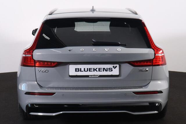 Volvo V60 T6 Recharge AWD Plus Dark - IntelliSafe Assist & Surround - 360º Camera - Harman/Kardon audio - Adaptieve LED koplampen - Verwarmde voorstoelen, stuur & achterbank - Parkeersensoren voor & achter - Elektr. bedienb. voorstoelen met geheugen - Extra getint
