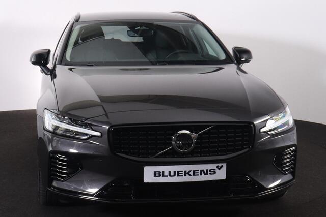 Volvo V60 T6 Recharge AWD Plus Dark - IntelliSafe Assist & Surround - 360º Camera - Harman/Kardon audio - Adaptieve LED koplampen - Verwarmde voorstoelen, stuur & achterbank - Parkeersensoren voor & achter - Elektr. bedienb. voorstoelen met geheugen - Extra getint