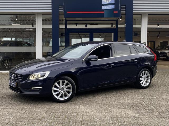 Volvo V60 2.0 T3 Momentum / NL-Auto / 1e-Eigenaar / Dealer-Onderhouden / Standkachel / Stoelverwarming / Elektr.-Stoelen met Geheugen / Cruise-Control / Climate-Control / Dodehoek-Detectie / Radio-Bluetooth / Navi / Armsteun V+A / PDC-Achter / 17'' LMV / ENZ.
