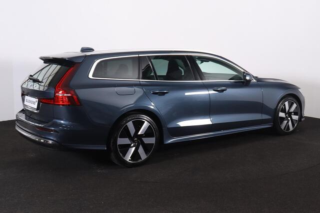 Volvo V60 T6 Recharge AWD Essential - Intellisafe Assist/Surround - Lederen bekleding - Verwarmbare voorstoelen - Verwarmbaar stuurwiel - Verwarmbare achterbank - Parkeercamera achter - Parkeersensoren v/a - Exterior Styling Kit - 19' LMV - Getint glas