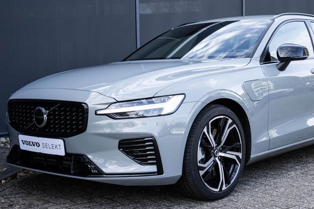 Volvo V60 T6 Plug-in hybrid AWD Plus Dark | | Verwarmbare voorstoelen | Verwarmbaar stuurwiel | Verwarmbare achterbank | Charcoal Sportleder | Zwarte hemel | 19 inch Lichtmetalen velgen | Parkeercamera | Elektrische verstelbare voorstoelen met geheugen | Premium au