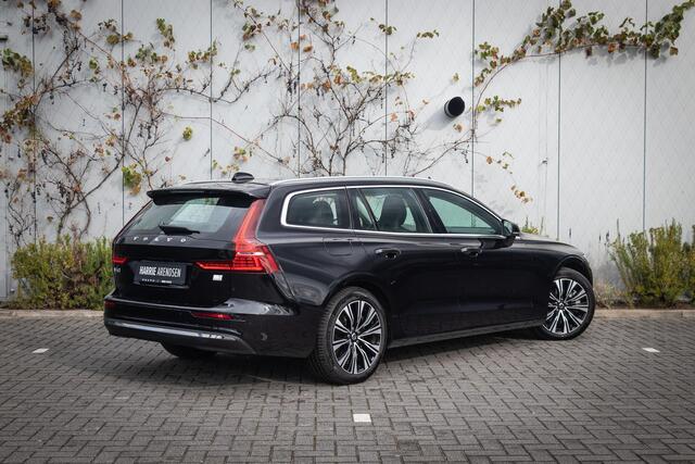 Volvo V60 2.0 T6 Plug-in hybrid AWD Plus Bright | Adaptieve Cruise Control | Trekhaak | Harman & Kardon | Stoel + stuurverwarming |