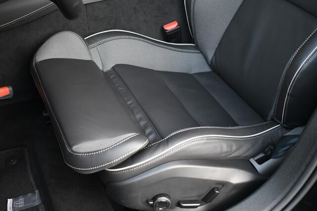 Volvo V60 T6 350PK Plug-in hybrid AWD Plus Dark | Trekhaak | 360 Camera | Harman/Kardon |