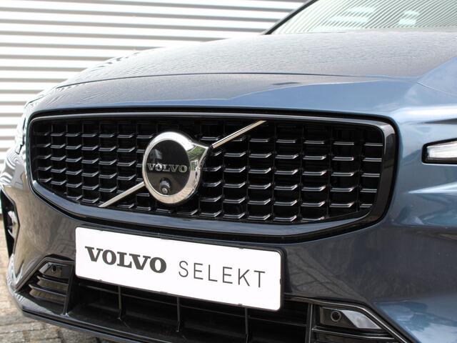 Volvo V60 2.0 T6 Plug-in hybrid AWD Plus Dark Automaat / 360* camera / Trekhaak / Verwarmd voorruit / Long range accu / All season banden