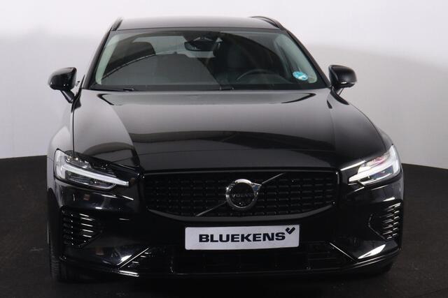 Volvo V60 T6 Recharge AWD Plus Dark - IntelliSafe Assist & Surround - 360º Camera - Harman/Kardon audio - Adaptieve LED koplampen - Verwarmde voorstoelen, stuur & achterbank - Parkeersensoren voor & achter - Elektr. bedienb. voorstoelen met geheugen - Extra getint