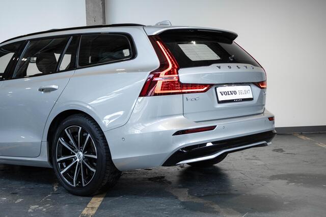 Volvo V60 T6 Plug-in hybrid AWD Plus Dark | Verwarmbare Voorstoelen (met geheugen), Stuurwiel en Achterbank | Semi-Elektrische Trekhaak | Verwarmbare Voorruit | Premium Audio by Harman Kardon | 360-Camera
