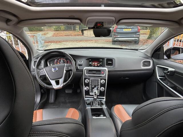 Volvo V60 2.5 T5 AWD 5 Cilinder! Schuifdak Keyless
