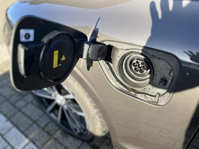 Volvo V60 2.0 T6 Plug-in hybrid AWD Essential Bright