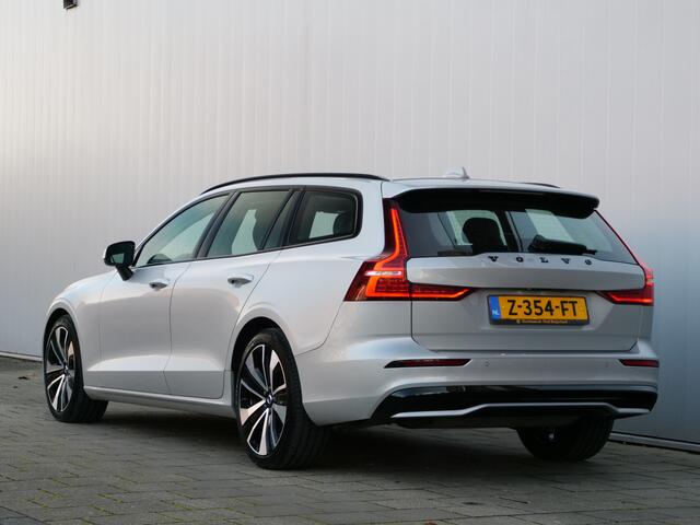Volvo V60 2.0 B3 164pk Plus Dark Automaat Trekhaak / Camera / Adaptive cruise / Stoelverwarming