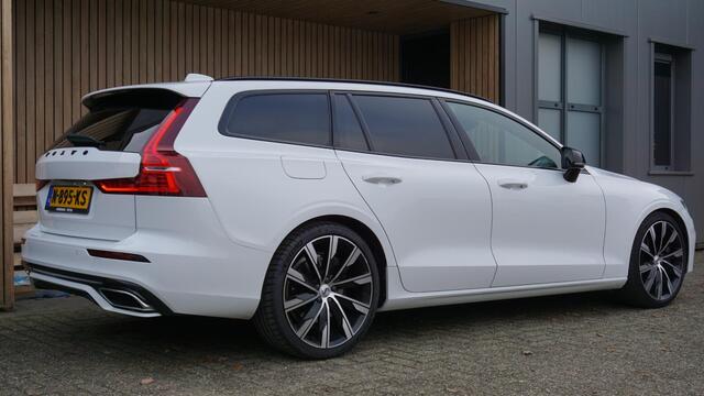 Volvo V60 2.0 T5 250pk R-Design Black Optik H&K Leder 20inch LM Navi LED Virtual Cockpit Stoel & Stuurwiel V.W. *Uitstraling*