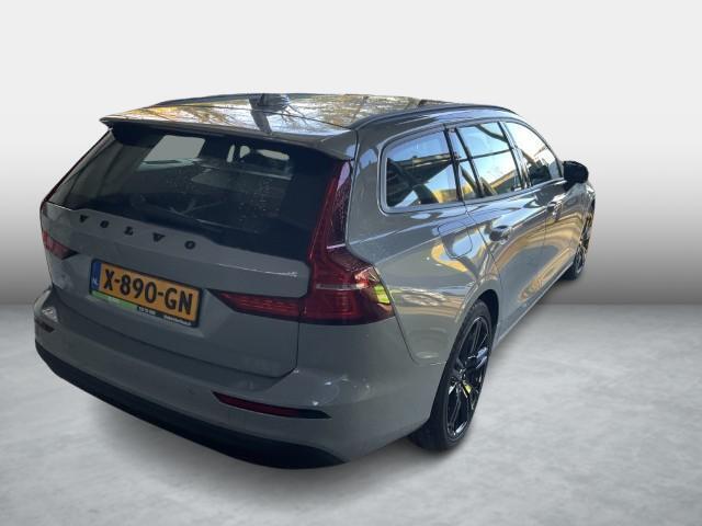 Volvo V60 2.0 B3 Essential Edition | Sport Pack | 19" Black Edition Velgen | Leder | Adaptieve Cruise Control | Stoelverwarming | Park Assist |
