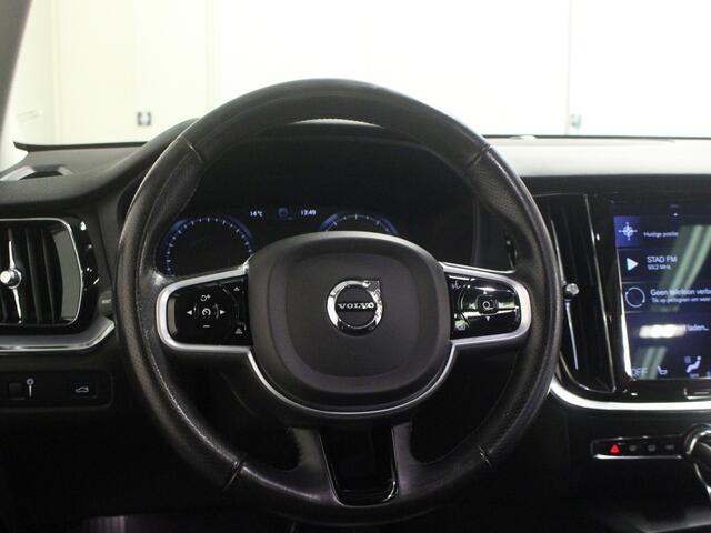 Volvo V60 T5 Momentum Pro | Rijklaarprijs | Intellisafe | Pano dak | Leer |