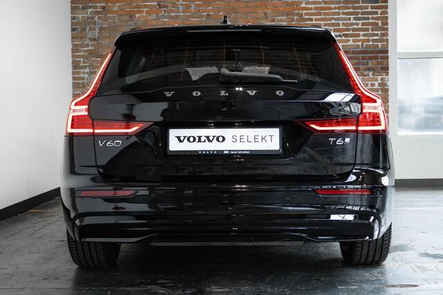 Volvo V60 T6 Plug-in hybrid AWD Plus Dark | Adaptive Cruise Control | 360° Parkeercamera | BLIS | Stoelverwarming | Stuurwielverwarming | Wegklapbare trekhaak | Harman Kardon Premium Audio | Google infotainment | Parkeersensoren voor + achter