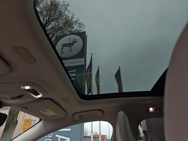 Volvo V60 T8 Twin Engine AWD Inscription | Rijklaarprijs | Trekhaak | B&W | Pano Dak |