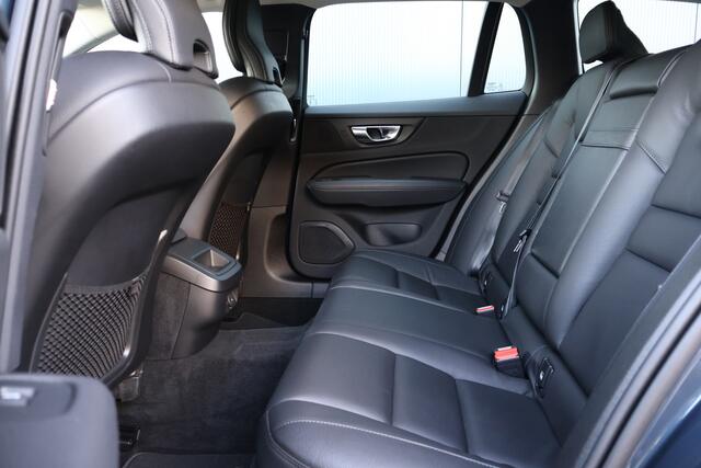 Volvo V60 2.0 B3 Momentum Advantage | Automaat | Leer | Stoelverwarming | Camera | 1e eigenaar | Dealer onderhouden