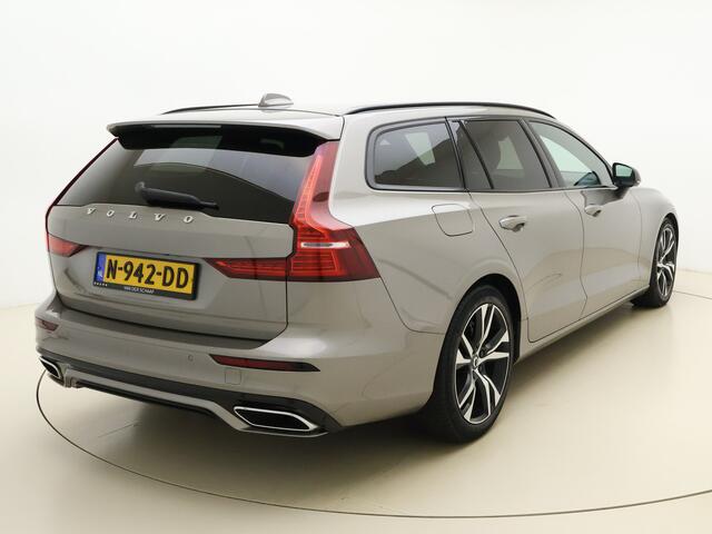 Volvo V60 B3 177pk R-Design / Adapt. Cruise / BLIS / Elektr. Bestuurdersstoel / Stoel + Stuurw. Verwarming / Sportstoelen / Elektr. Achterklep / PDC + Camera / DAB / Getint glas / 18'' / Keyless /