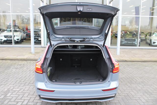 Volvo V60 2.0 B4 Plus Dark | Schuif/kantel dak | Camera | Getint glas achter | Stoel/stuur verwarmd |