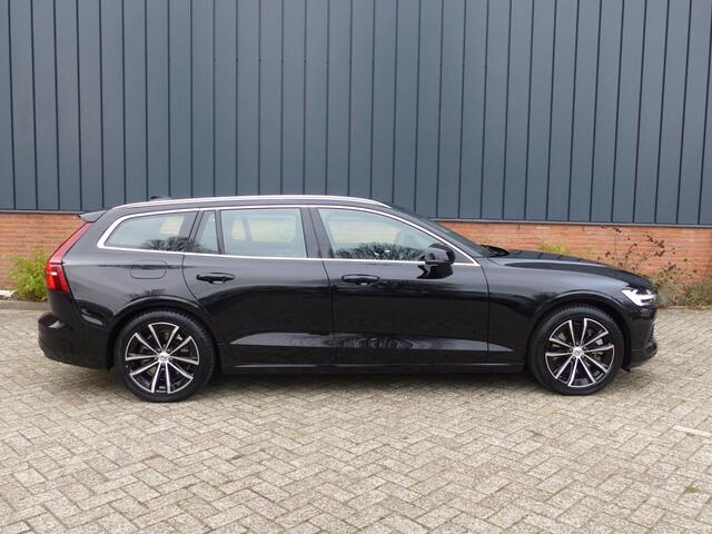 Volvo V60 T6 Plug-in hybrid AWD Essential