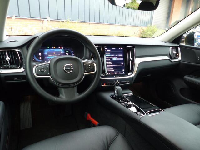 Volvo V60 T6 Plug-in hybrid AWD Essential