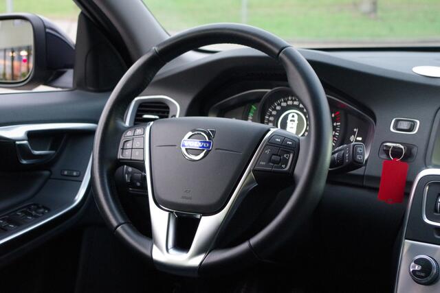 Volvo V60 2.0 D2 Momentum, Trekhaak, Stoelverwarming, Navigatie