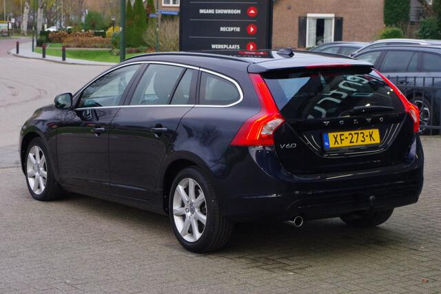 Volvo V60 2.0 D2 Momentum, Trekhaak, Stoelverwarming, Navigatie