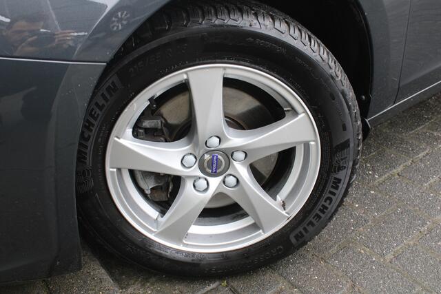 Volvo V60 T3 Automaat Polar+ | Verw. Voorstoelen & achterbank | Trekhaak | Camera | Navi | Clima