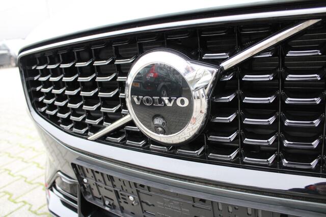 Volvo V60 T6 Plug-in hybrid AWD Plus Dark | Premium | Sport Stoelen | 19" Velgen