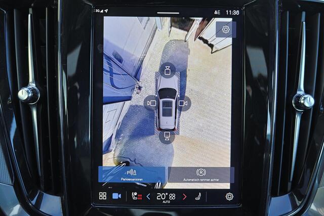 Volvo V60 T6 Recharge AWD Plus Dark - IntelliSafe Assist & Surround - 360º Camera - Harman/Kardon audio - Verwarmde voorstoelen, stuur & achterbank - Parkeersensoren voor & achter - Elektr. bedienb. voorstoelen met geheugen - Elektr. inklapbare trekhaak - 18' LMV