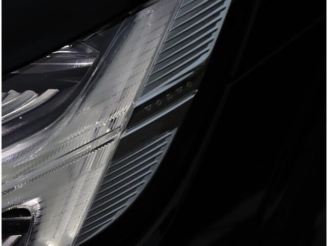 Volvo V60 2.0 T8 Twin Engine AWD R-Design | Pano | Trekhaak | 360 Camera