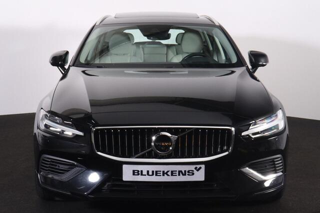 Volvo V60 T6 Recharge AWD Business Pro - Panorama/schuifdak - IntelliSafe Assist & Surround - 360º Camera - Harman/Kardon audio - Adaptieve LED koplampen - Verwarmde voorstoelen & stuur - Parkeersensoren voor & achter - Head up display - Standkachel - 19' LMV