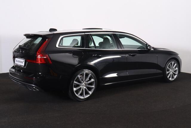 Volvo V60 T6 Recharge AWD Business Pro - Panorama/schuifdak - IntelliSafe Assist & Surround - 360º Camera - Harman/Kardon audio - Adaptieve LED koplampen - Verwarmde voorstoelen & stuur - Parkeersensoren voor & achter - Head up display - Standkachel - 19' LMV