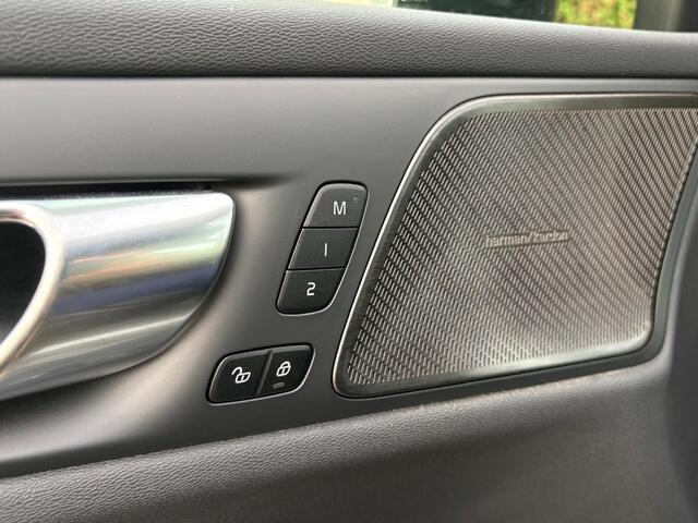 Volvo V60 T6 Plug-in hybrid AWD Plus Dark