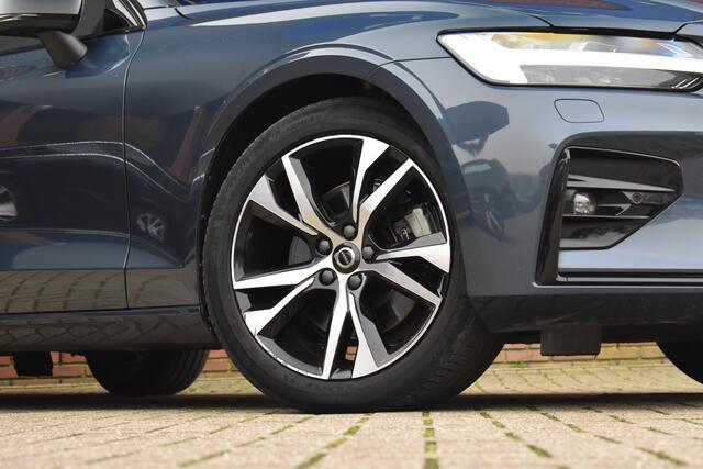 Volvo V60 B4 211PK Plus Dark | Climate | Trekhaak | Schuif-/kanteldak | Lighting |