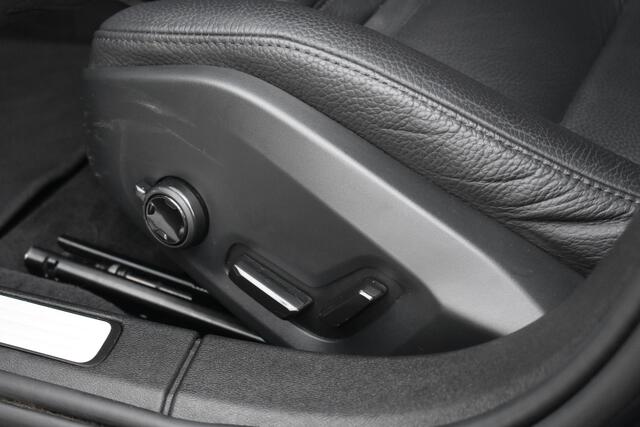 Volvo V60 B4 211PK Plus Dark | Climate | Trekhaak | Schuif-/kanteldak | Lighting |