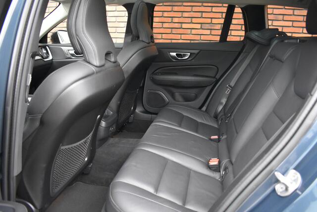 Volvo V60 B4 211PK Plus Dark | Climate | Trekhaak | Schuif-/kanteldak | Lighting |