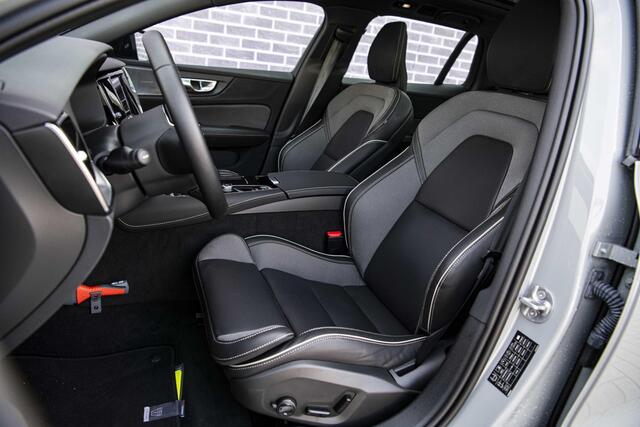 Volvo V60 2.0 T6 Plug-in hybrid AWD Plus Dark | 360° Camera | Stoel en stuurverwarming | Trekhaak | Adaptieve cruise control | Harman/Kardon audio | BLIS dodehoekdetectie |