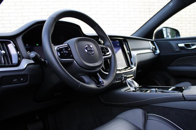 Volvo V60 2.0 T6 Plug-in hybrid AWD Plus Dark | Camera | Elektrische achterklep | Leder | Memory