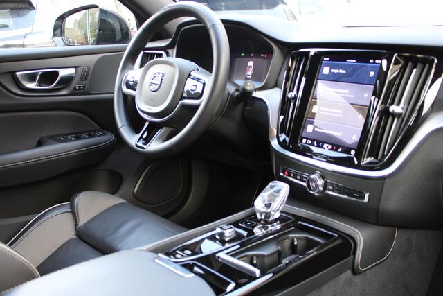 Volvo V60 2.0 T6 Plug-in hybrid AWD Plus Dark | Camera | Elektrische achterklep | Leder | Memory