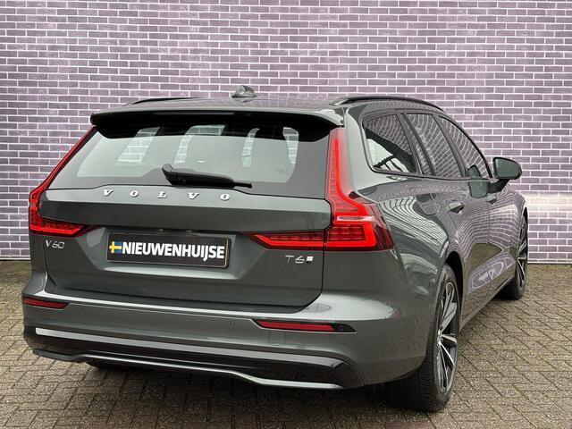 Volvo V60 2.0 T6 Plug-in hybrid AWD Plus Dark | Forest Lake | 360° Camera | Stoel en stuurverwarming | Trekhaak | Adaptieve cruise control | Harman/Kardon audio | BLIS dodehoekdetectie |