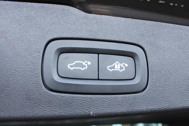 Volvo V60 B3 Automaat Inscription | H&K Audio | Standkachel | Schuif/kantel dak | PDC V+A | Adapt. Cruise