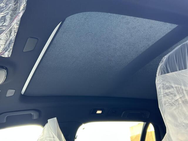 Volvo V60 2.0 T8 Plug-in hybrid AWD Plus Perform. Ed. Dark Pano dak / Head-up display / Visual park assist / Extra getint glas / 19"triplesp wielen / Nappa-open grit contourstoelen