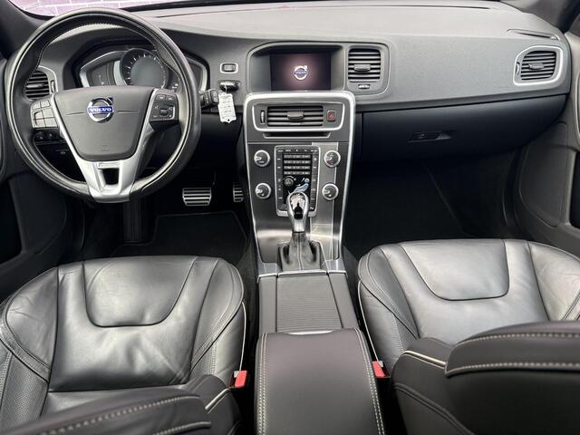 Volvo V60 2.0 T4 Business Sport | Trekhaak | Schuif/kantel dak| Standkachel | Keyless entry/start | DAB | Camera | Parkeersensoren V+A | Extra getint glas |