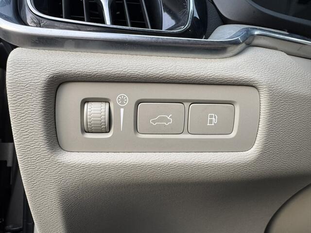 Volvo V60 2.0 T6 Recharge AWD Inscription*LED*Panorama*ACC*