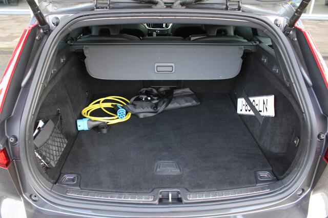 Volvo V60 T8 Twin Engine AWD R-Design | 360 Camera | Schuif/Kantel dak | Harmen Kardon | Trekhaak |