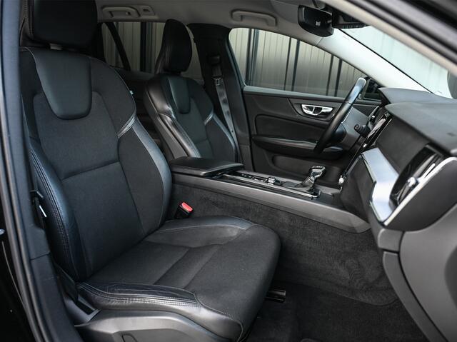 Volvo V60 2.0 D4 Momentum · Camera · Blis · Adaptive Cruise · Virtual Cockpit · Lane Assist · Apple Carplay/Android Auto · Trekhaak