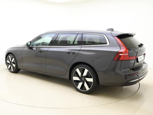 Volvo V60 T6 350pk AWD Essential Edition Bright / Voorraadkorting ¤8000,- / Blond leder / ACC / PDC V+A / Camera / Stoel/- en stuurverwarming / 19'' Velgen / Getint glas /
