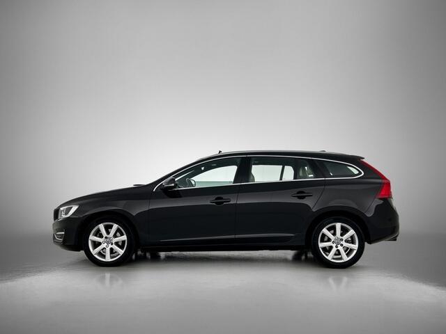 Volvo V60 2.0 T3 Nordic+ | Lederen bekleding | Panorama dak | Stoelverwarm